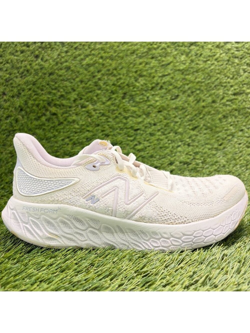 New Balance Fresh Foam X 1080v12 Womens Size 7.5 White Running Shoes Sneakers